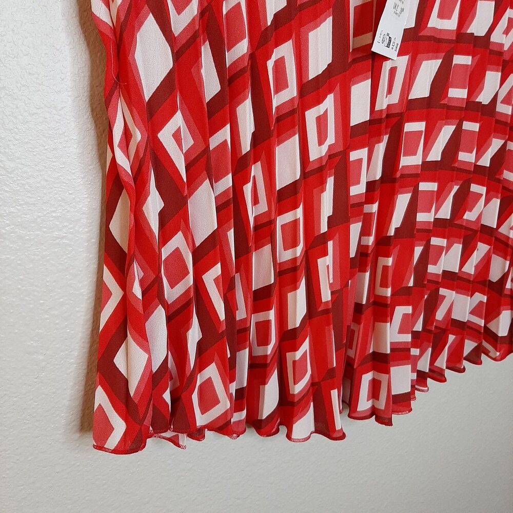 NEW Zara Red Geometric Print Mini Skirt Size XL Juniors Pleated Lightweight - Picture 6 of 9